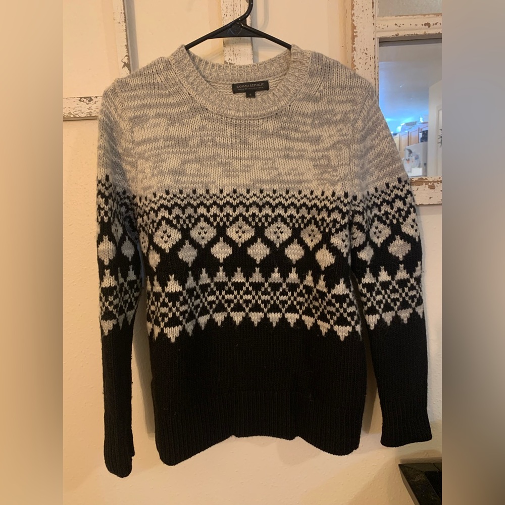 Women’s Banana Republic black and grey merino wool sweater. Size small.